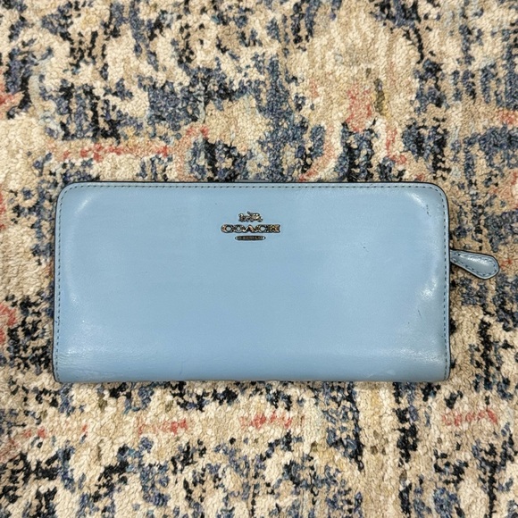 Coach Zip Around  Wallet Baby Blue. #L2081-58586 - Picture 1 of 12